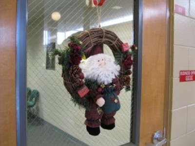 Holiday Decorations at Lake Tech 006 400x300 Friday Update 12/2/11