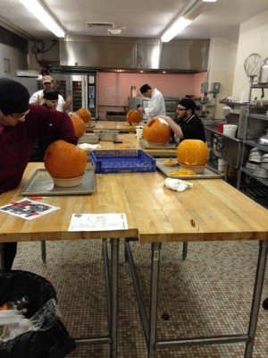 pumpkin carving2 300x400 Friday Update 10/31/14
