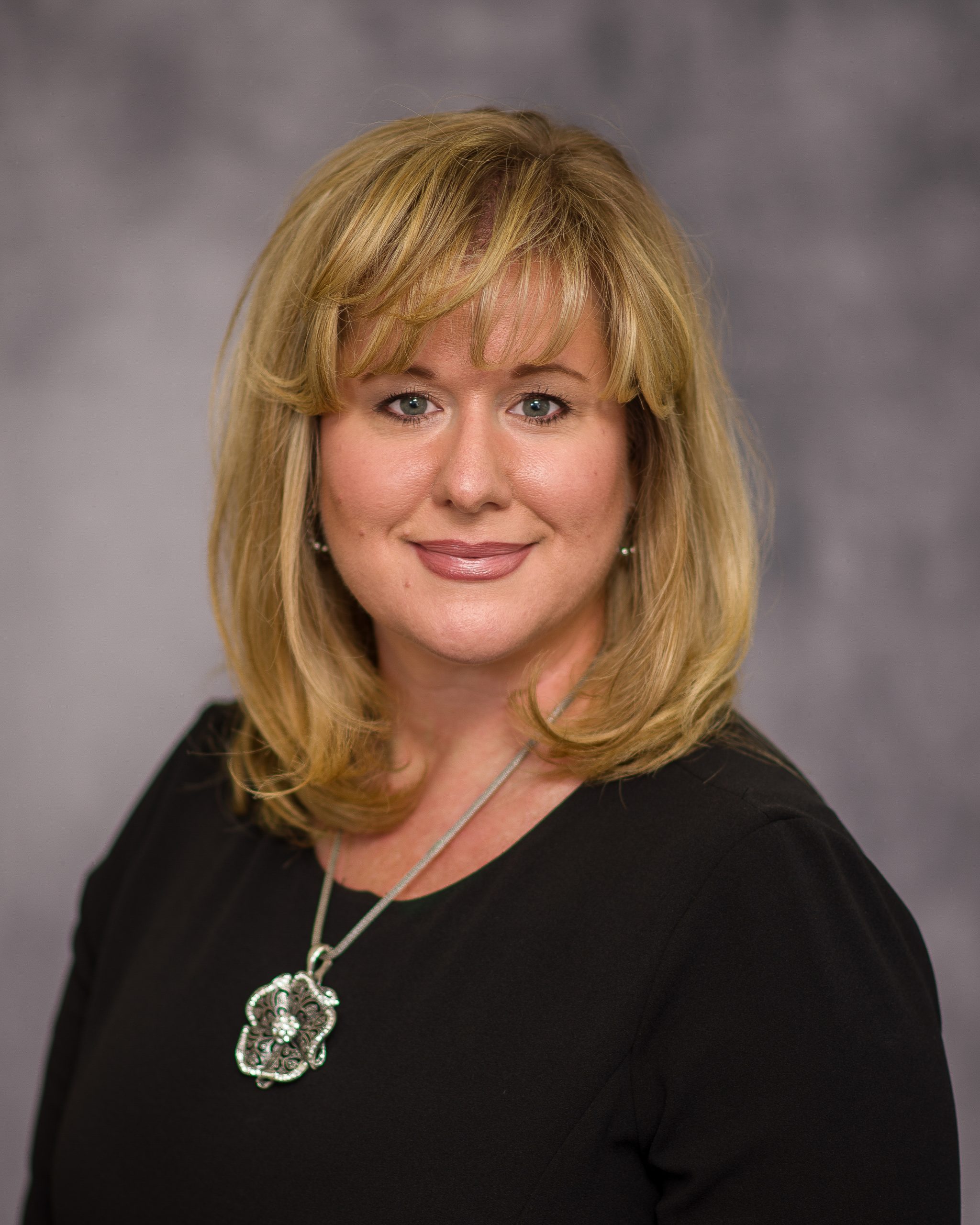 Executive Directors Message DeAnna Thomas scaled Executive Directors Message